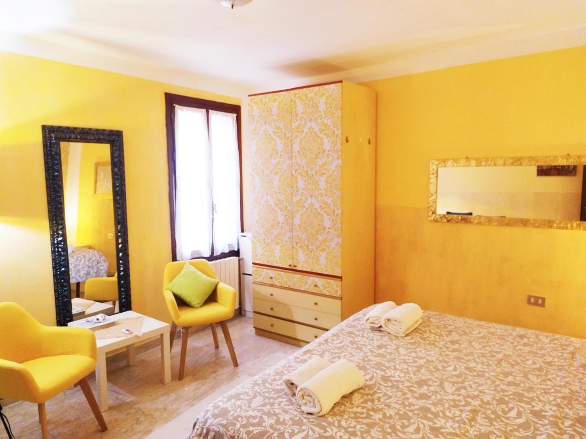 Hotel Two Steps From Rialto Bridge Venedig Exterior foto